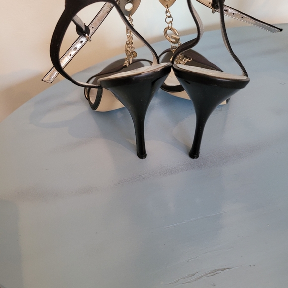 Guess By Marciano sandals - Picture 6 of 10